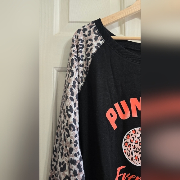 Black and Leopard Print Pumpkin Sweatshirt Fall NWT 2XL - Picture 2 of 5